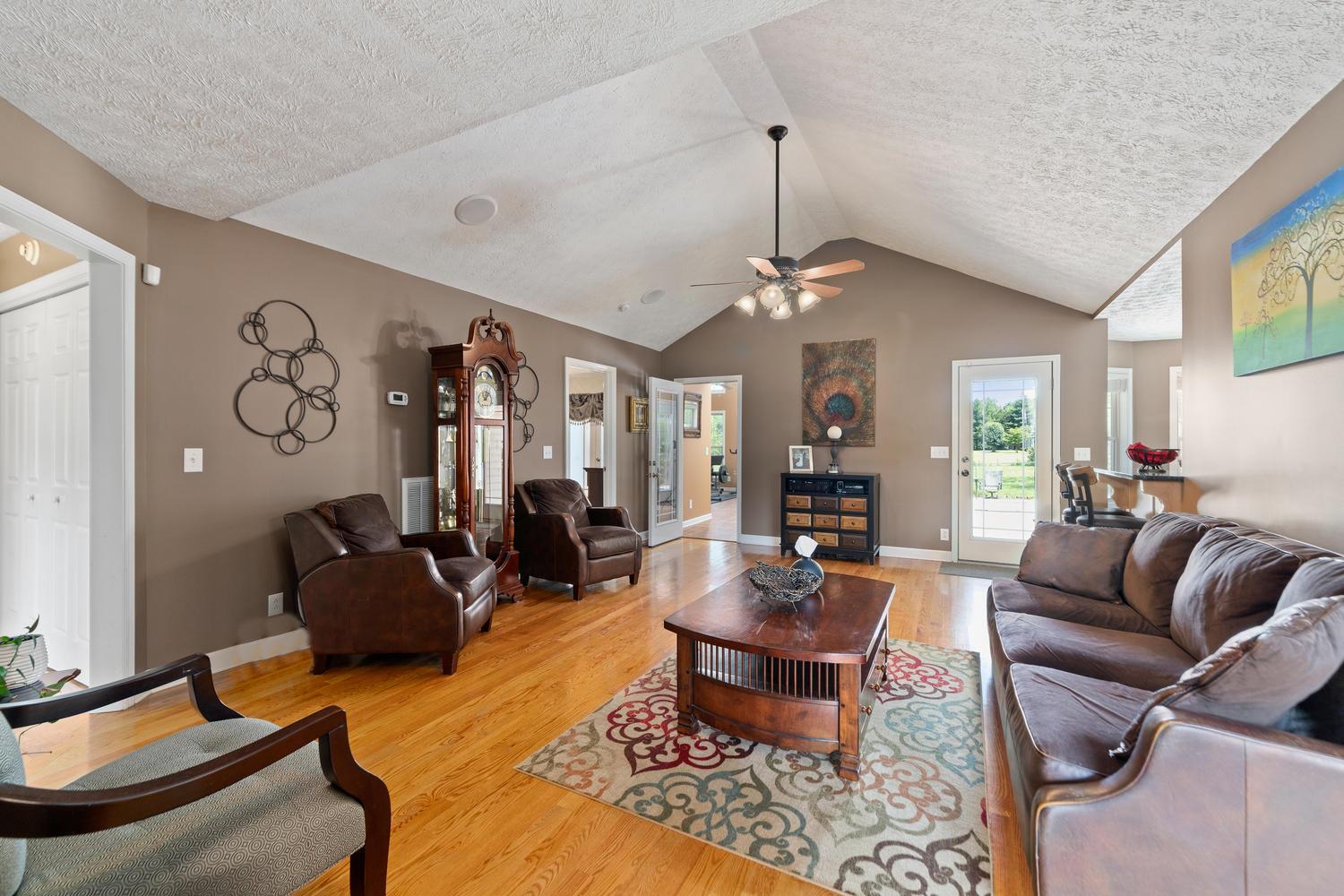 147 Farmer Road Clarksville, TN 37043 - Photo 5 of 30 Gallery Image 5