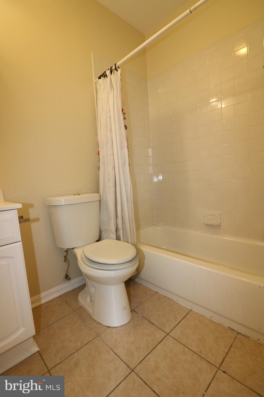 403 O Street Northwest Washington, DC 20001 - Photo 24 of 33 a bathroom with a toilet and a shower