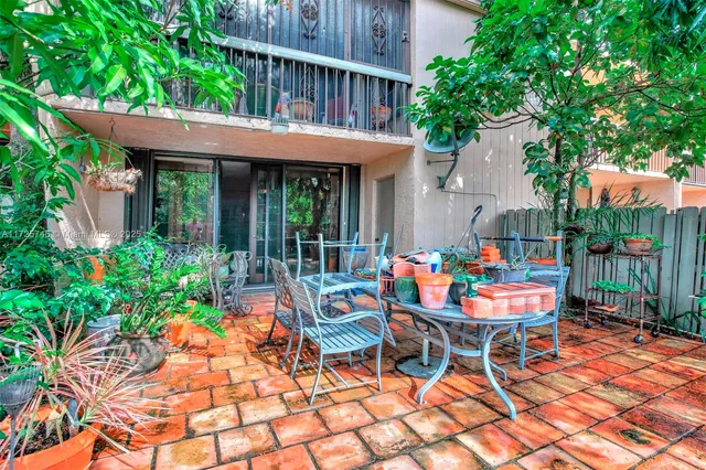 $499,900 | 20606 Northeast 7th Court, Unit 20606, Miami, FL 33179