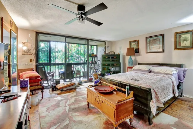 $499,900 | 20606 Northeast 7th Court, Unit 20606, Miami, FL 33179