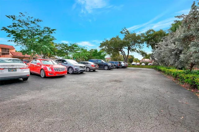 $499,900 | 20606 Northeast 7th Court, Unit 20606, Miami, FL 33179