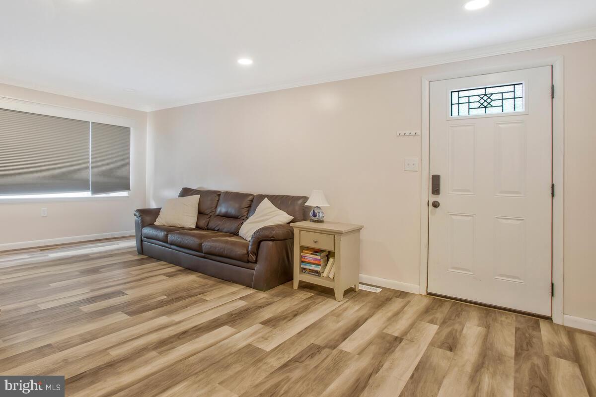 1435 Cox Neck Road Chester, MD 21619 - Photo 5 of 29