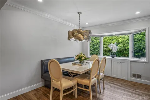 $1,348,000 | 19 Evon Drive, Syosset, NY 11791