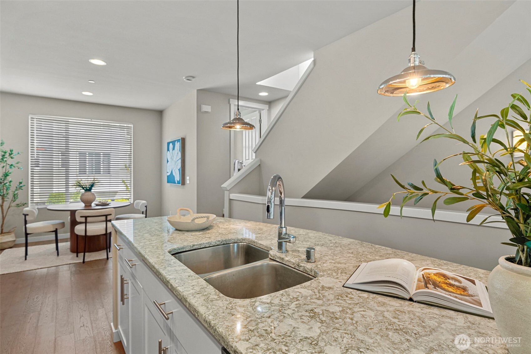 347 Vashon Court Northeast Renton, WA 98059 - Photo 11 of 31 Gallery Image 11
