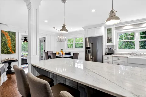 $1,599,000 | 7 Merillon Avenue, Garden City, NY 11530