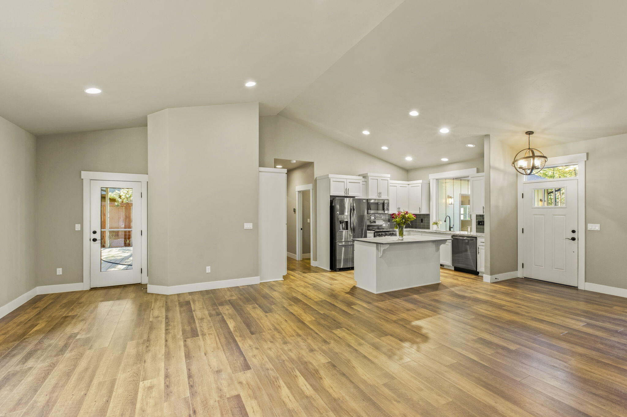 16907 Indio Road Bend, OR 97707 - Photo 14 of 46