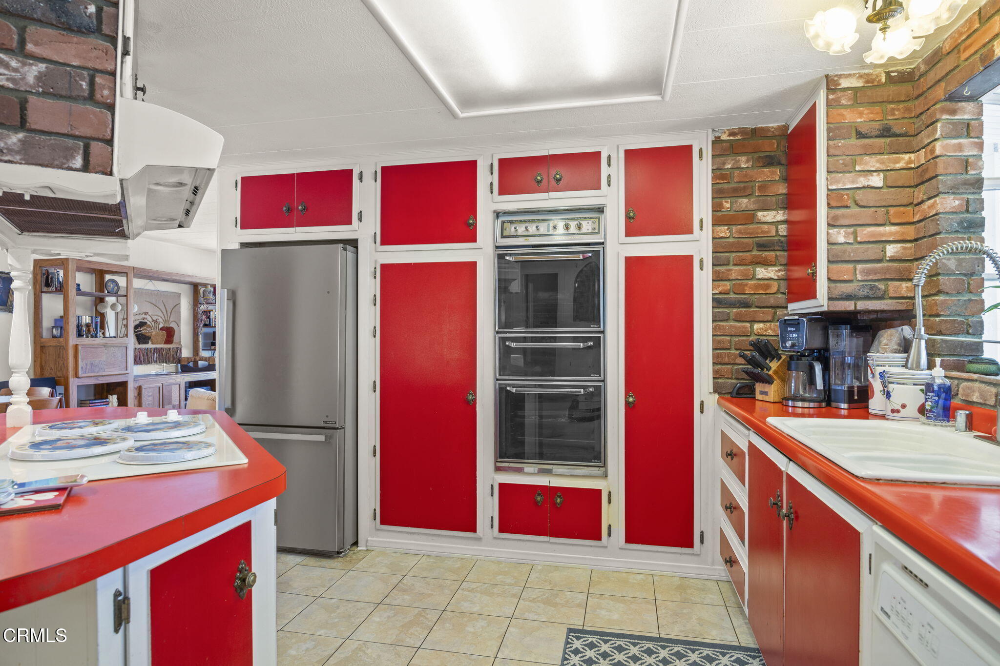 250 East Telegraph Road, Unit 83 Fillmore, CA 93015 - Photo 13 of 49 Kitchen