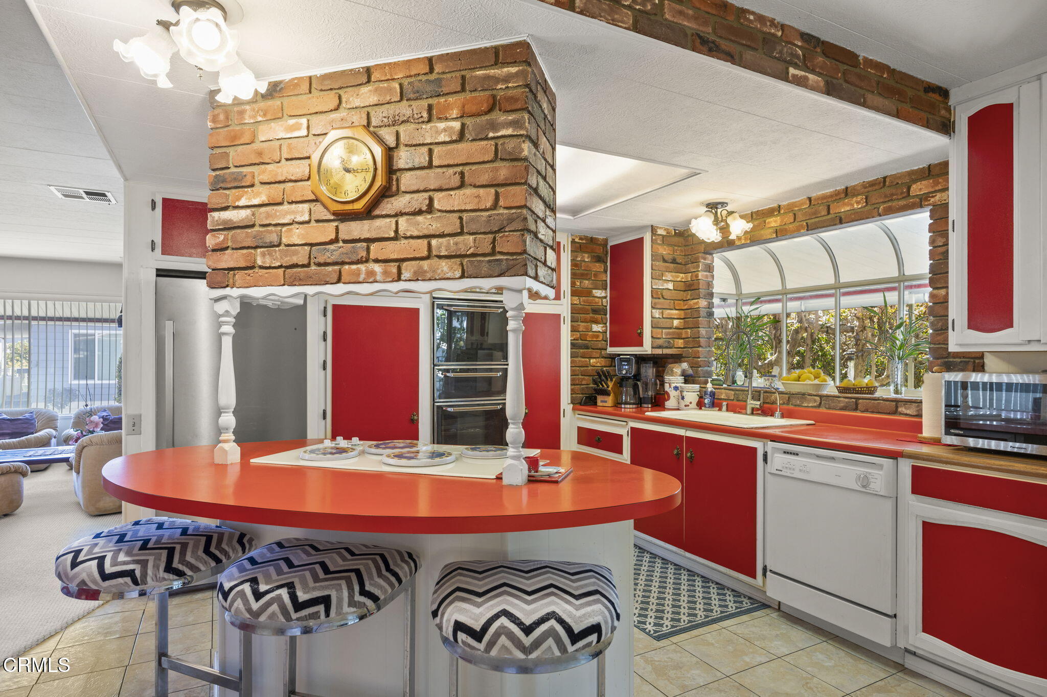 250 East Telegraph Road, Unit 83 Fillmore, CA 93015 - Photo 15 of 49 Kitchen
