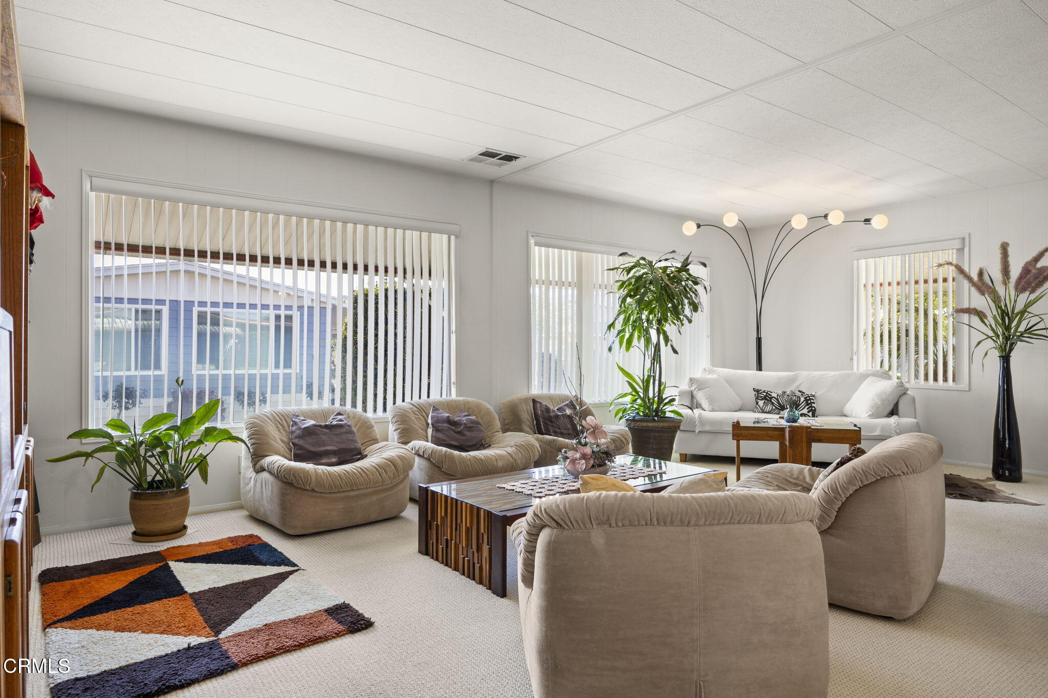 250 East Telegraph Road, Unit 83 Fillmore, CA 93015 - Photo 8 of 49 Living Room