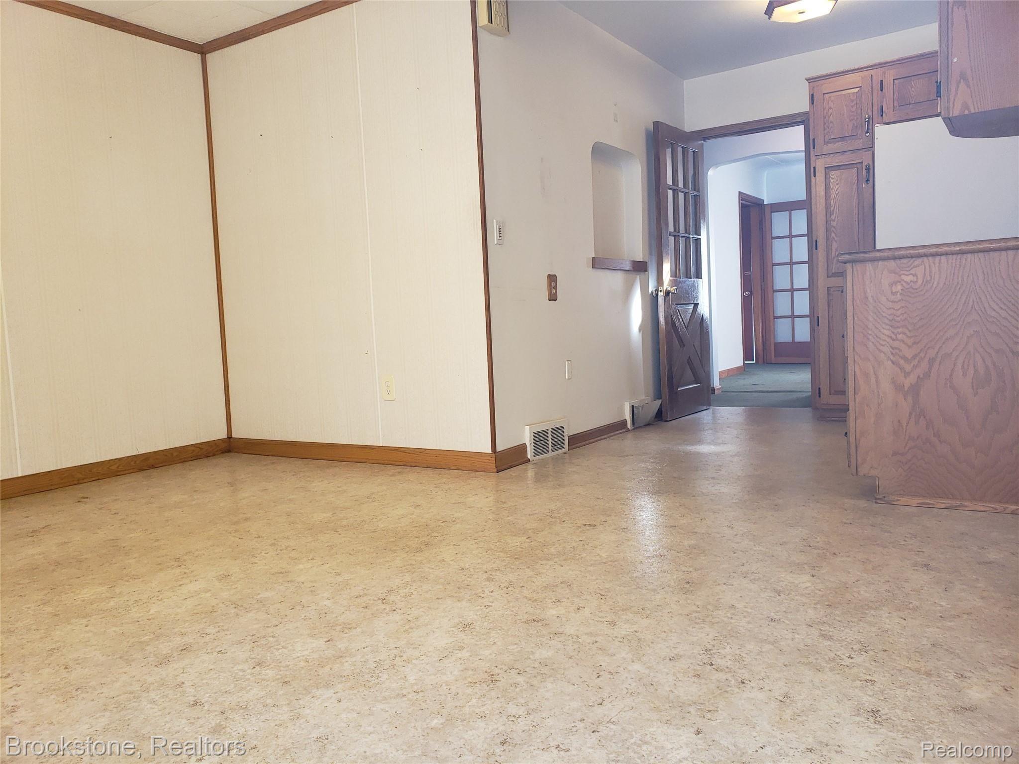 33417 Garfield Road Fraser, MI 48026 - Photo 13 of 34 Dining Room