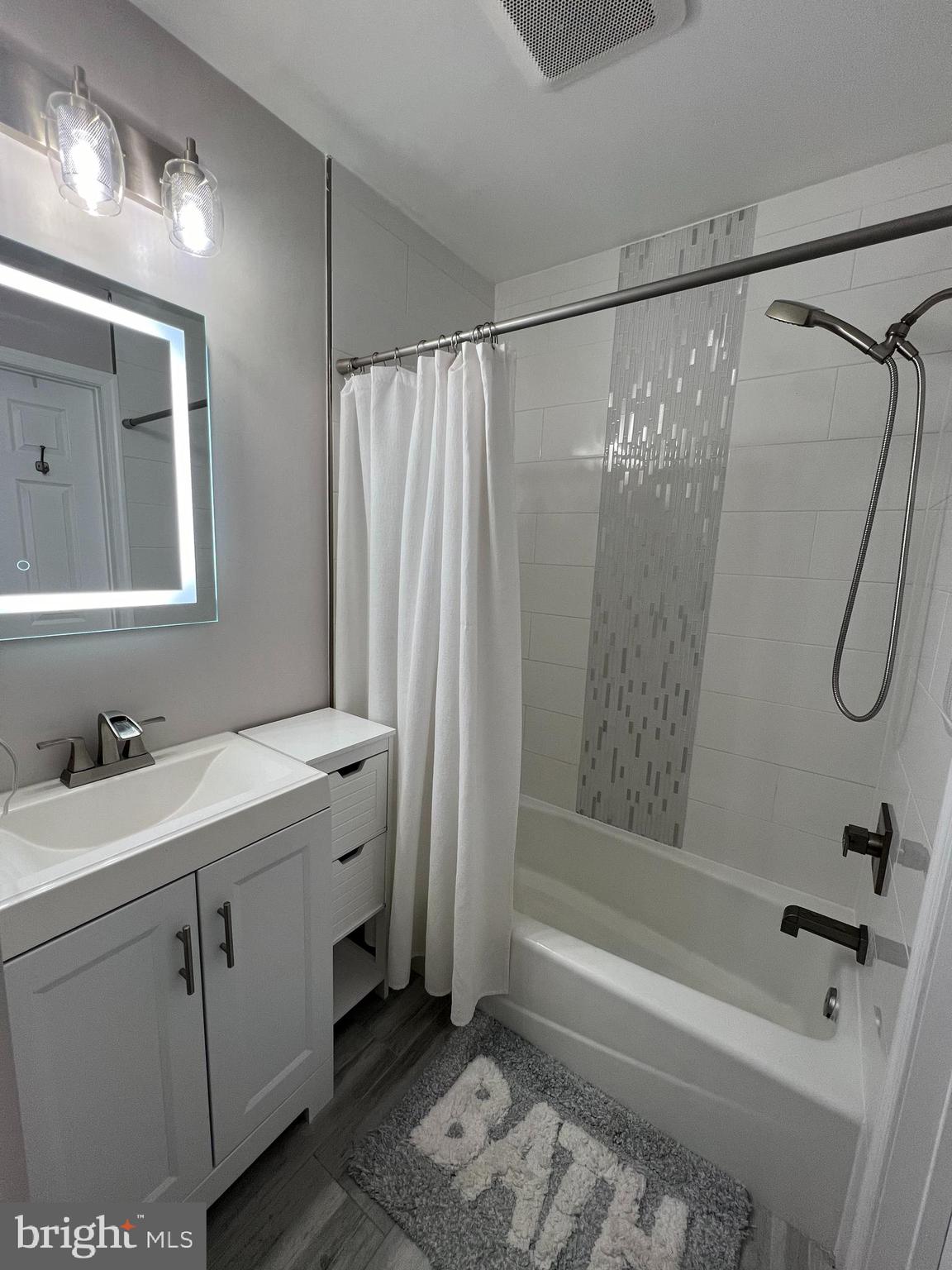 5800 F Torington Drive, Unit 837 Springfield, VA 22152 - Photo 18 of 31 Beautiful Tile Work
