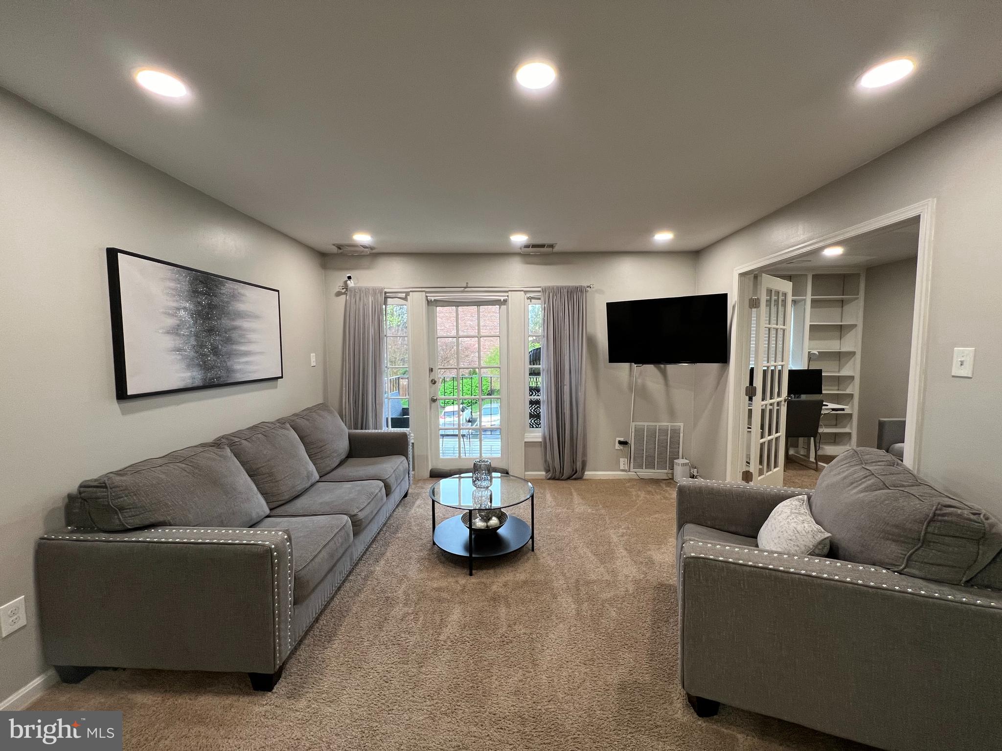 5800 F Torington Drive, Unit 837 Springfield, VA 22152 - Photo 3 of 31 Living room w/recessed lights