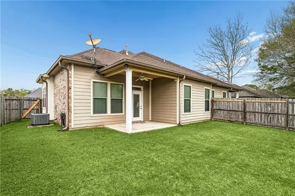 $1,950 | 816 Decatur Street, Unit A, Ponchatoula, LA 70454