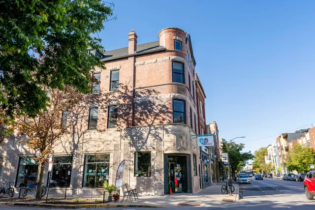 $3,495 | 2056 North Damen Avenue, Unit 2, Chicago, IL 60647