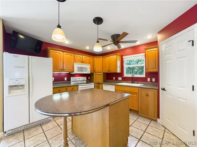 $499,000 | 46 Watkins Road, Camdenton, MO 65020