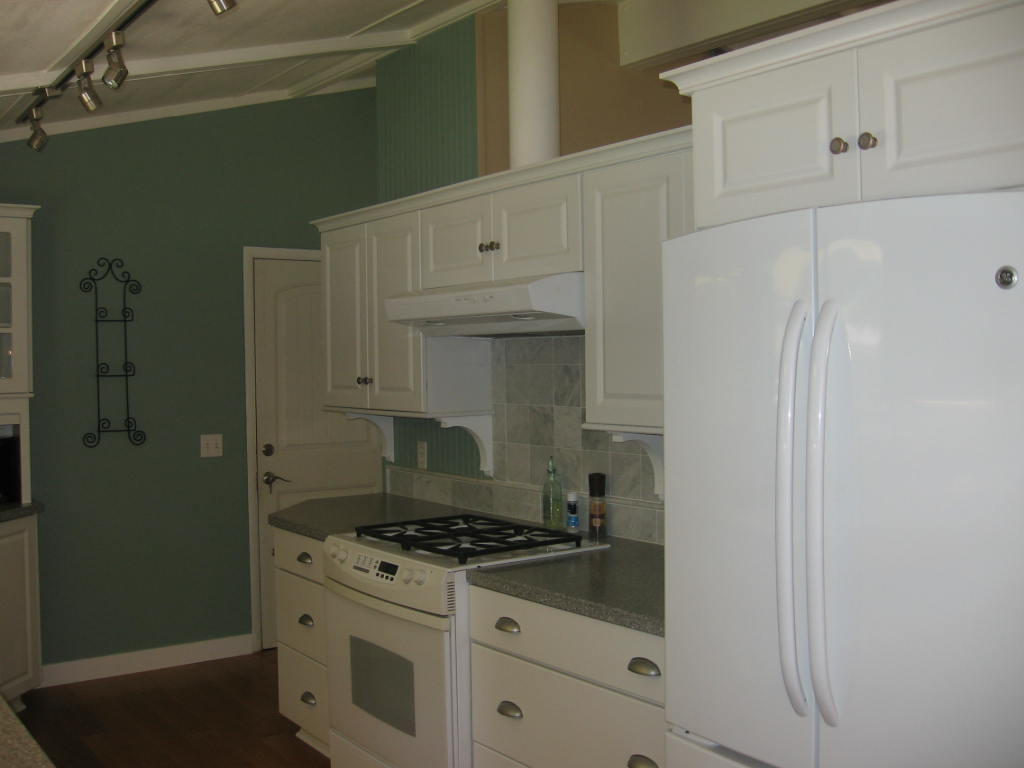 3418 Marmac Road Anderson, CA 96007 - Photo 12 of 16 kitchen