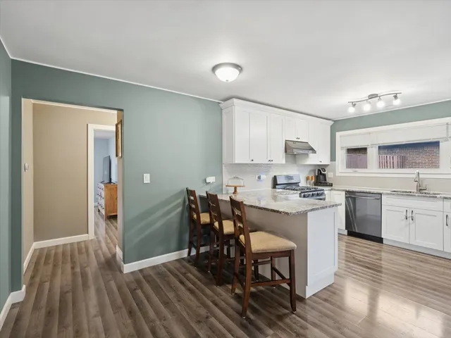 $294,900 | 1220 Fulton Drive, Streamwood, IL 60107