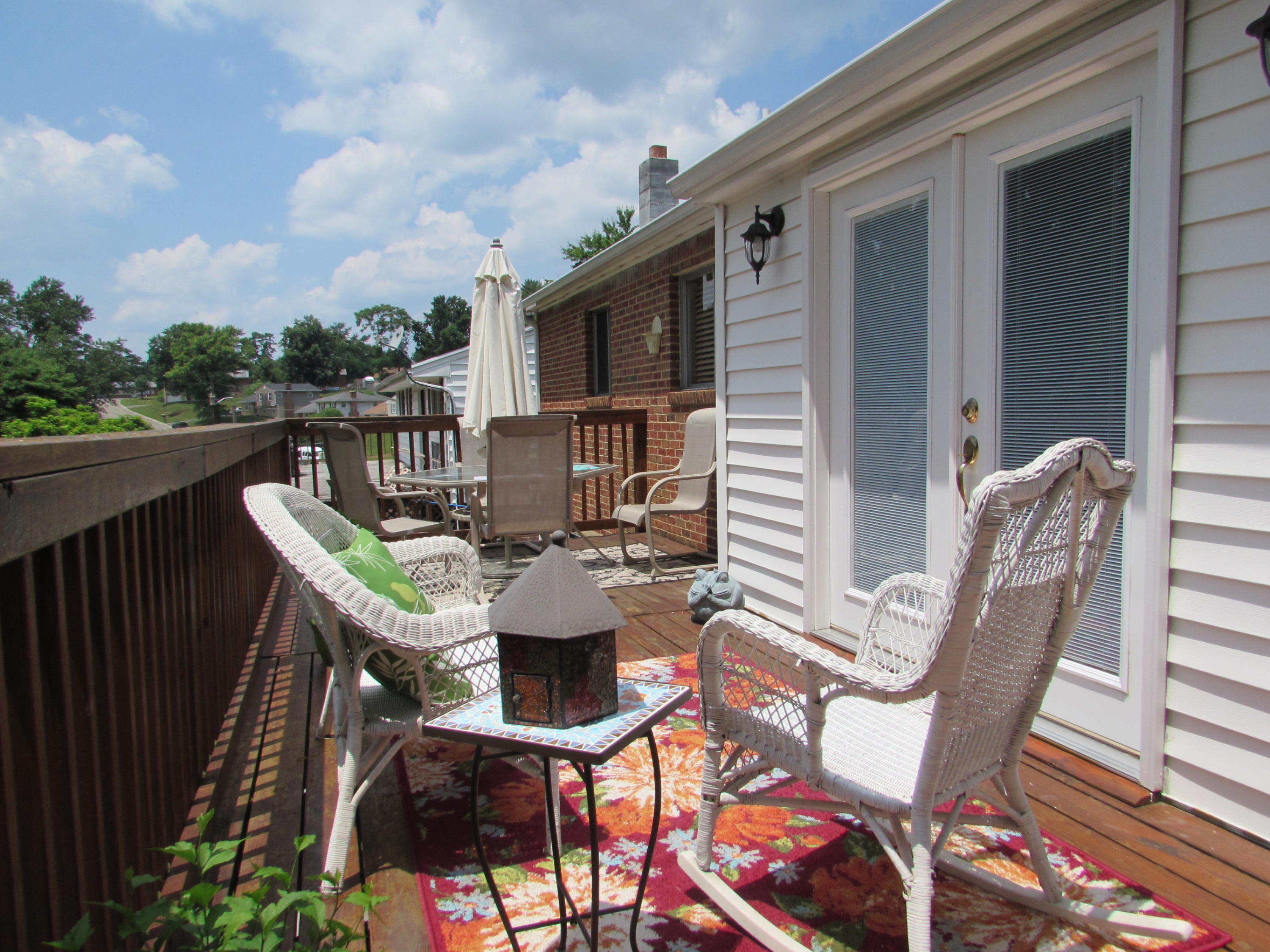 639 Timberidge Road Vinton, VA 24179 - Photo 21 of 25 Rear Deck