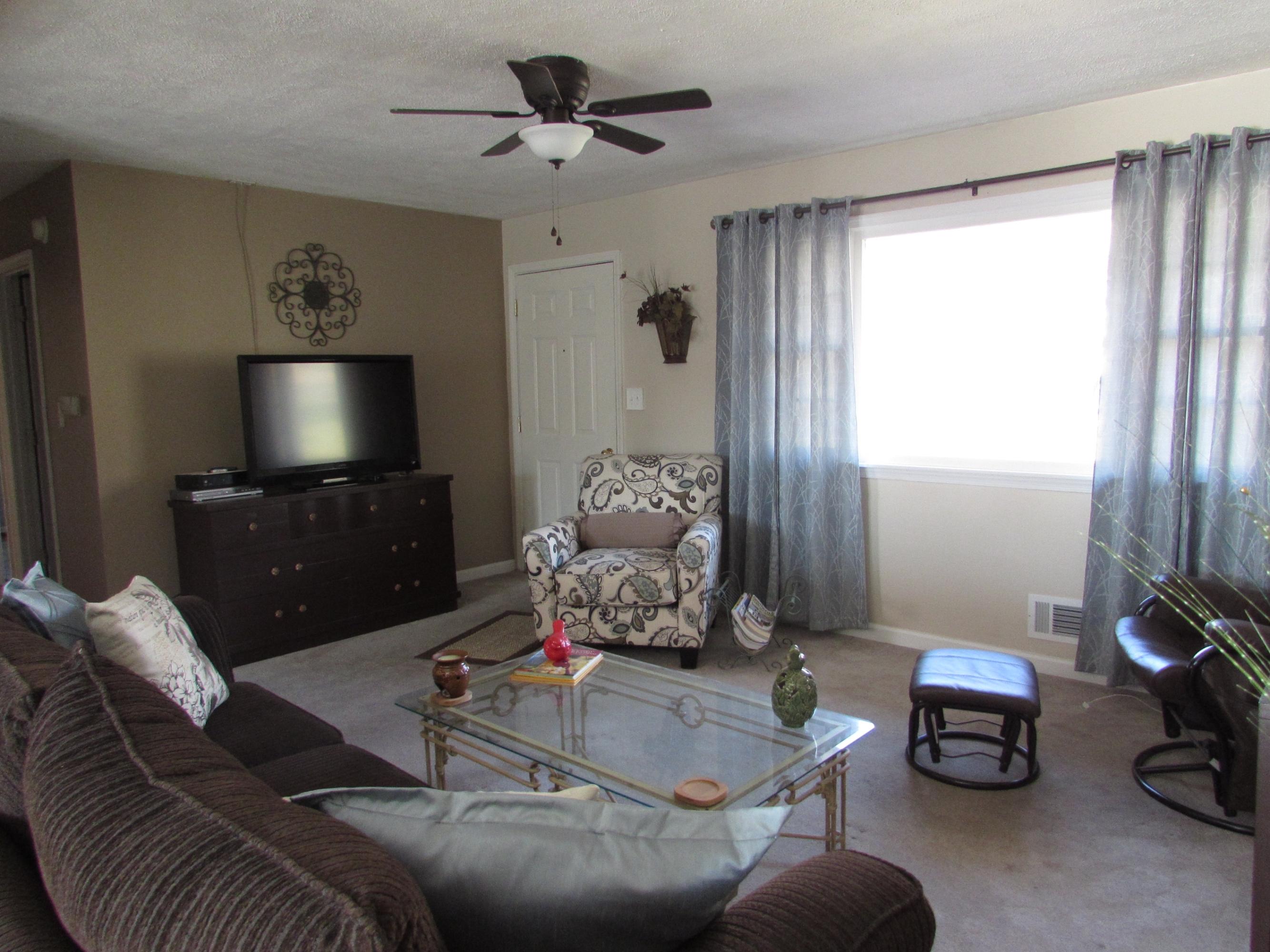 639 Timberidge Road Vinton, VA 24179 - Photo 4 of 25 Living Room