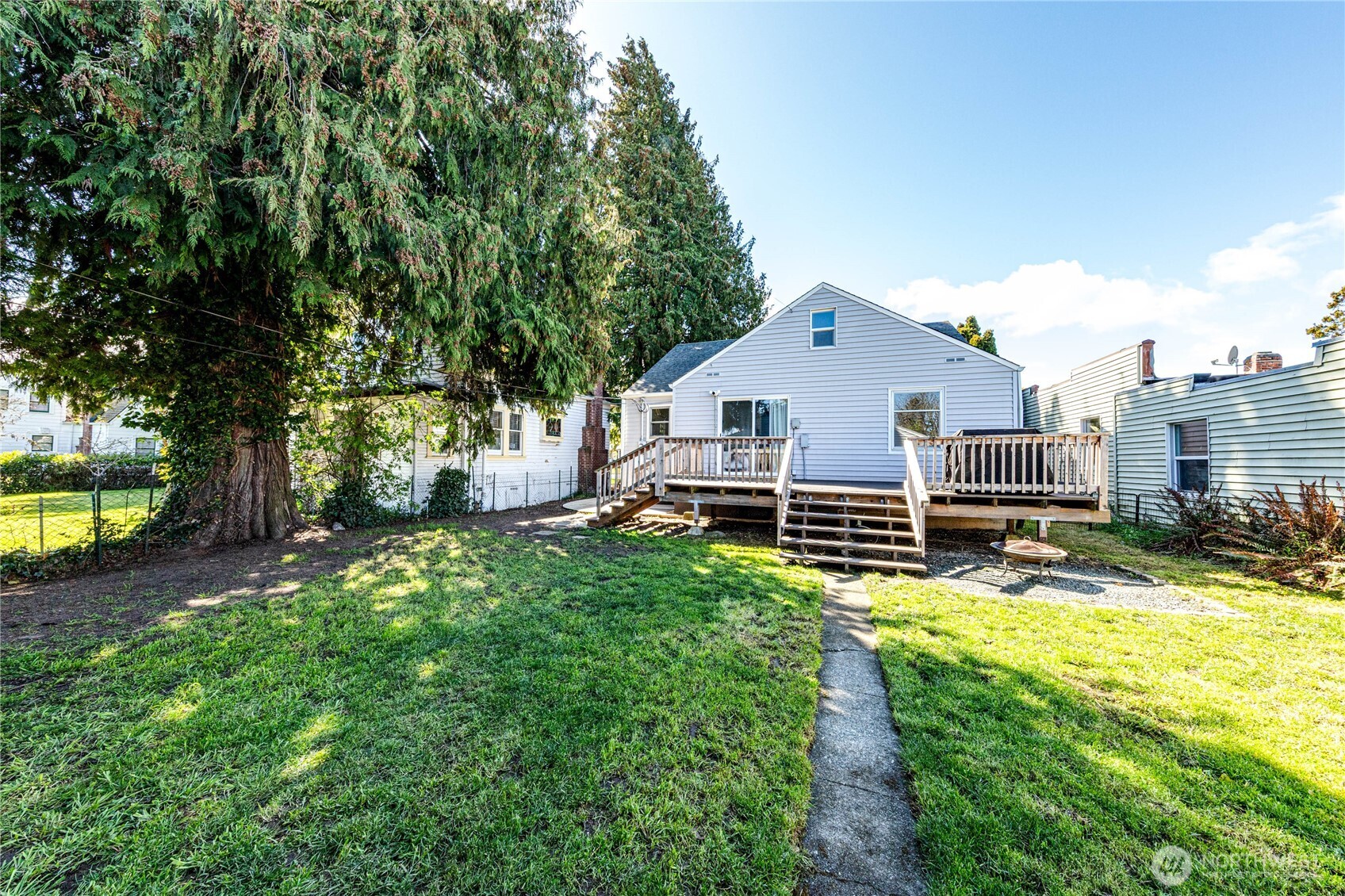 231 West 4th Street Port Angeles, WA 98362 - Photo 35 of 40 a view of a house with a yard