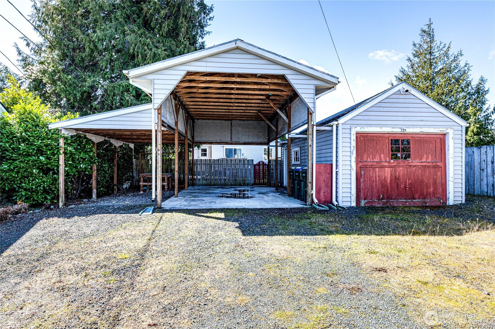 231 West 4th Street Port Angeles, WA 98362 - Photo 40 of 40 a view of a back yard of the house