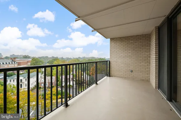 $2,000 | 4242 East-West Highway, Unit 914, Bethesda, MD 20814
