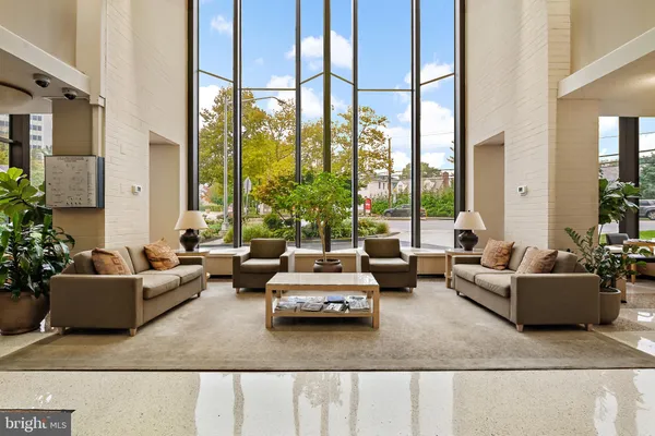 $2,000 | 4242 East-West Highway, Unit 914, Bethesda, MD 20814