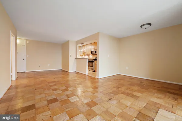 $2,000 | 4242 East-West Highway, Unit 914, Bethesda, MD 20814