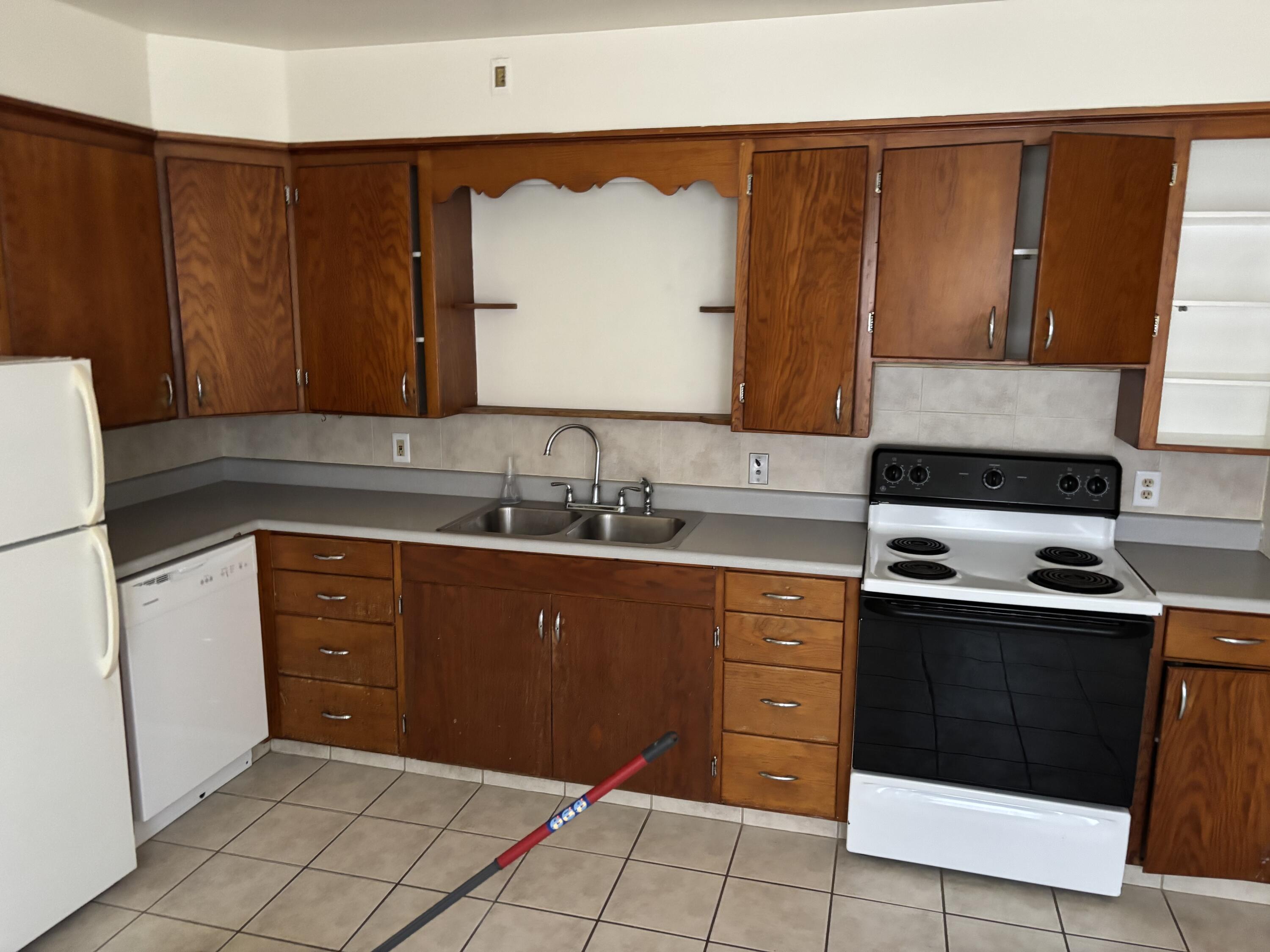 190 Maple Street Concord, MI 49237 - Photo 5 of 11 IMG_3469