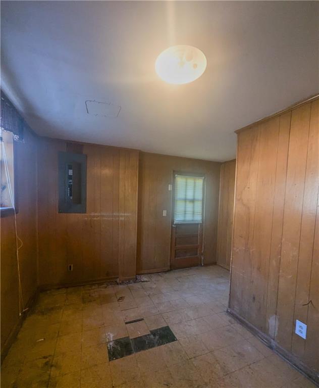 4628 Tucson Trail Southwest Atlanta, GA 30331 - Photo 19 of 29 an empty room with windows