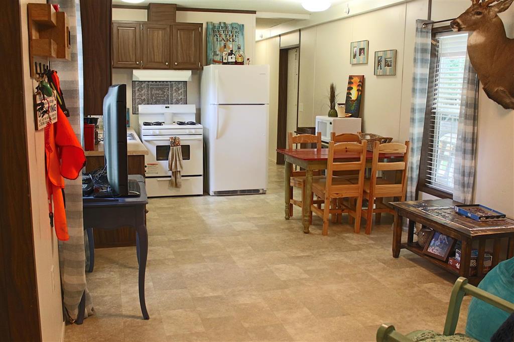 3015 Kites Landing Road Florien, LA 71429 - Photo 3 of 14