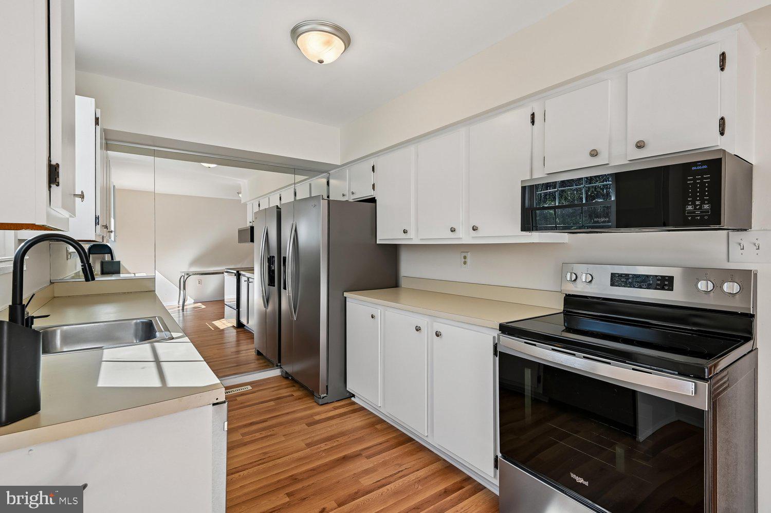 7 Drawbridge Court Baltimore, MD 21228 - Photo 15 of 65 Kitchen