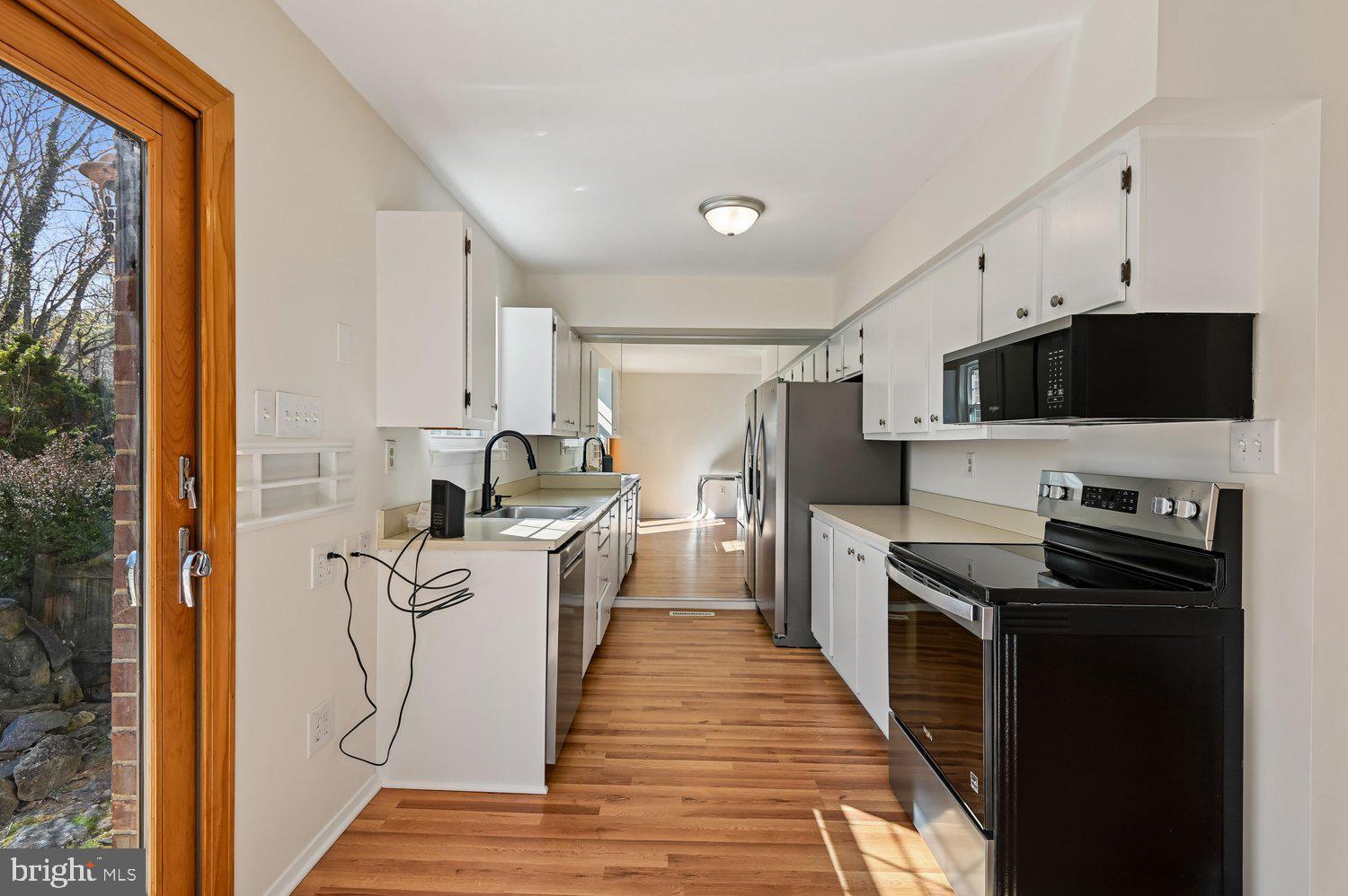 7 Drawbridge Court Baltimore, MD 21228 - Photo 16 of 65 Kitchen