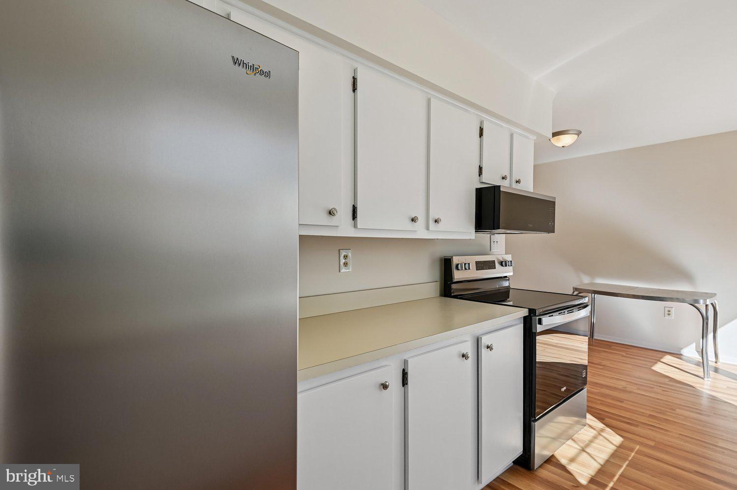 7 Drawbridge Court Baltimore, MD 21228 - Photo 18 of 65 Kitchen