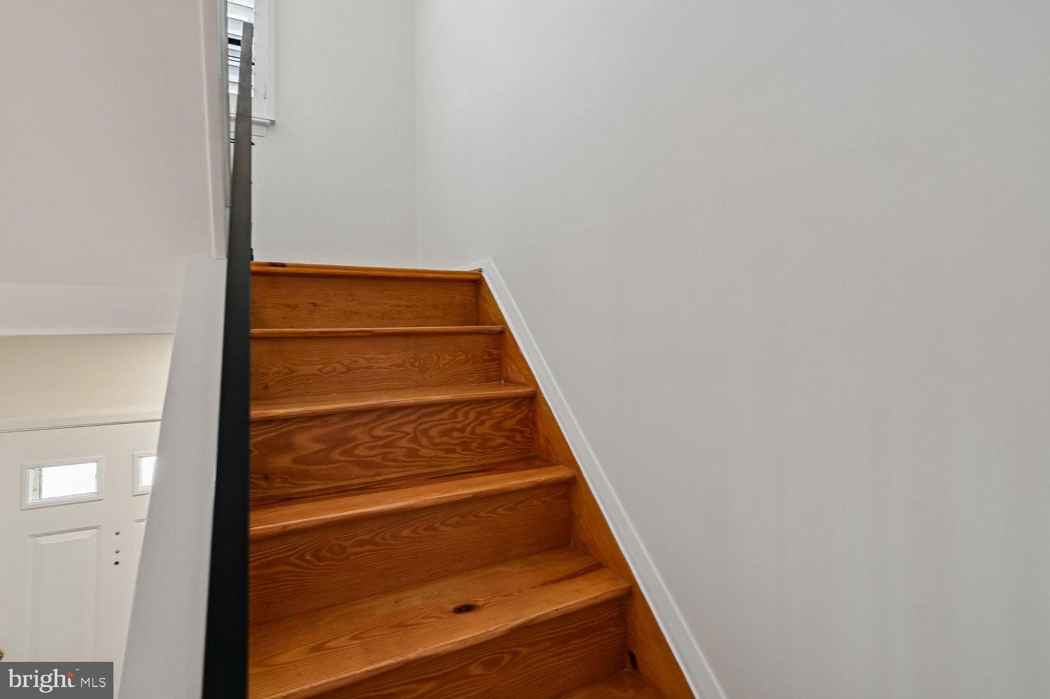 7 Drawbridge Court Baltimore, MD 21228 - Photo 27 of 65 Stairs