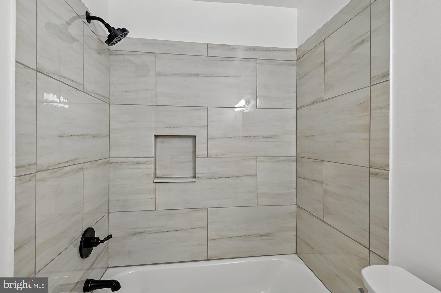 7 Drawbridge Court Baltimore, MD 21228 - Photo 36 of 65 Primary Bath