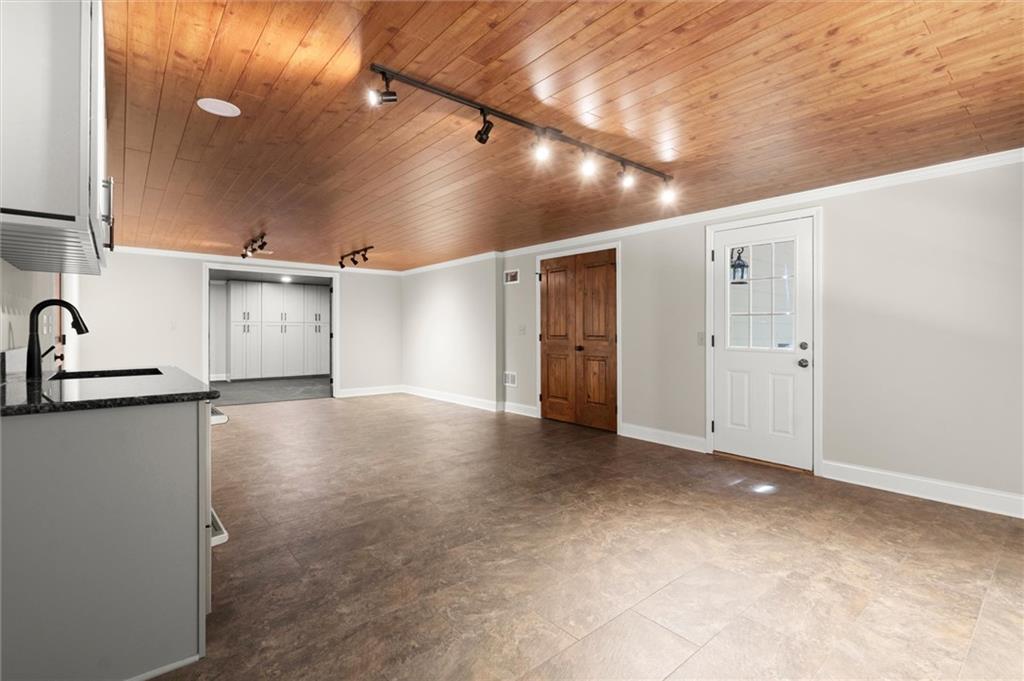 9335 Huntcliff Trace Atlanta, GA 30350 - Photo 74 of 113