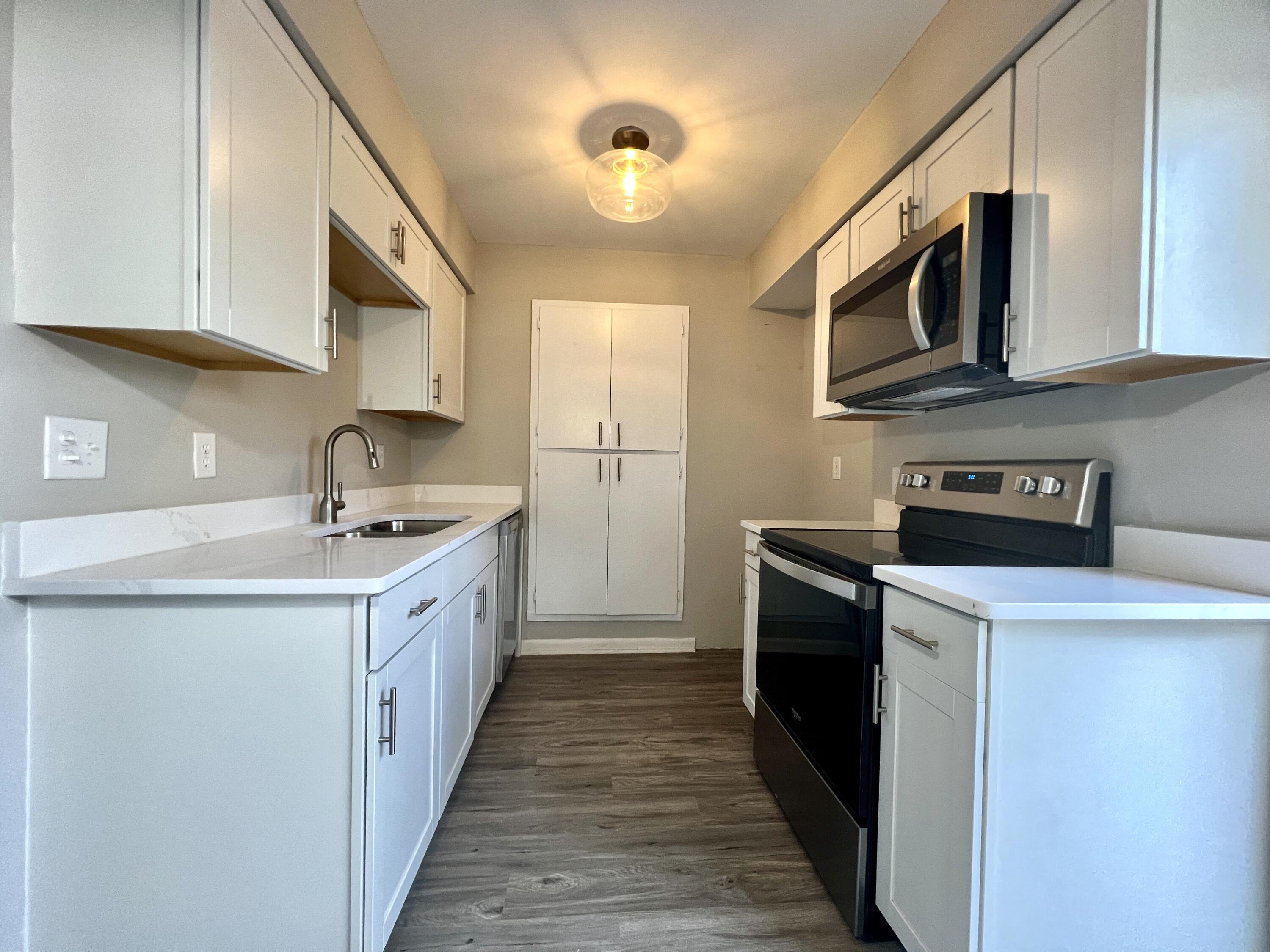 1295 Mathis Ferry Road Mount Pleasant, SC 29464 - Photo 6 of 11 5