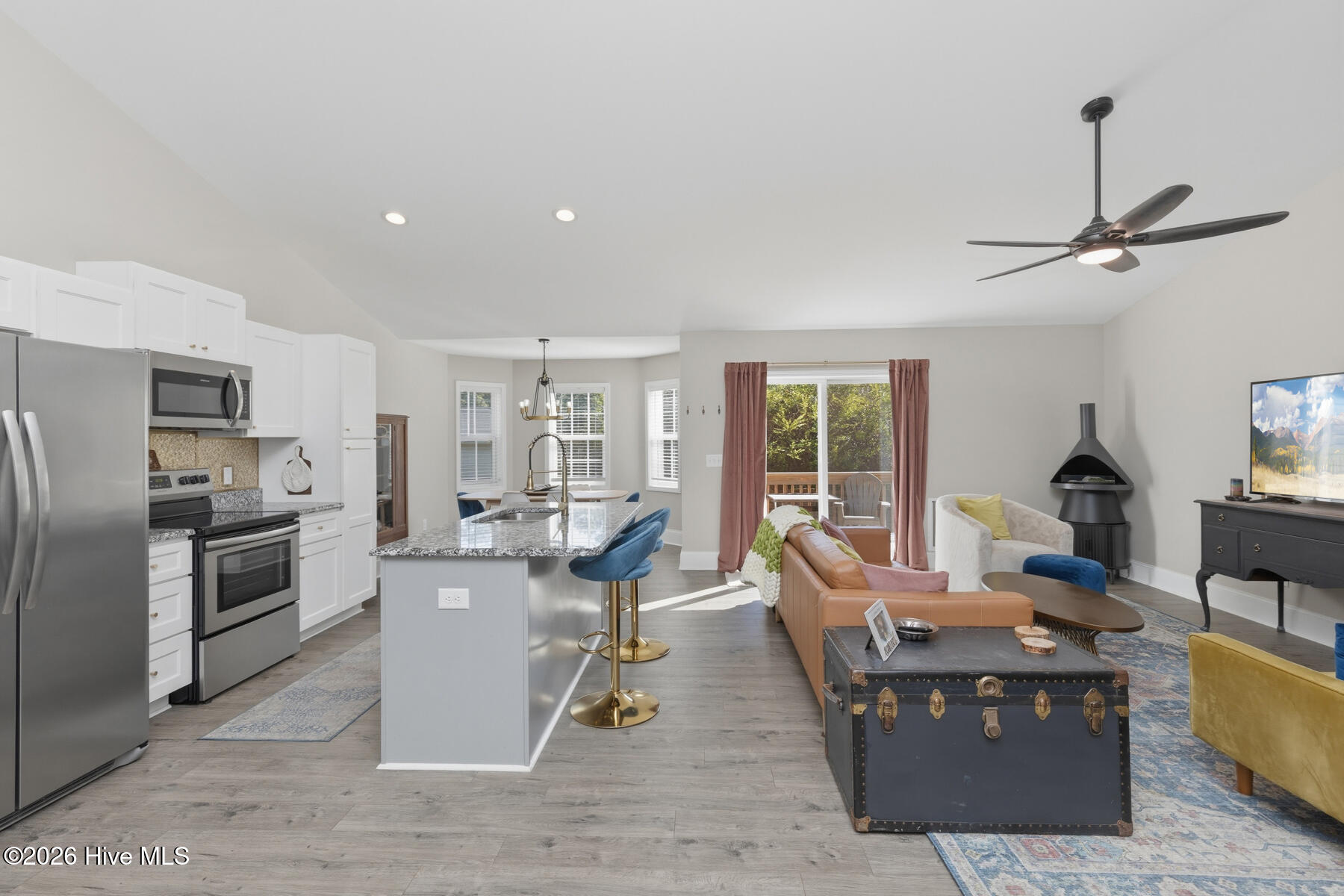 4285 Murdocksville Road Pinehurst, NC 28374 - Photo 5 of 26 enry living-kitchen