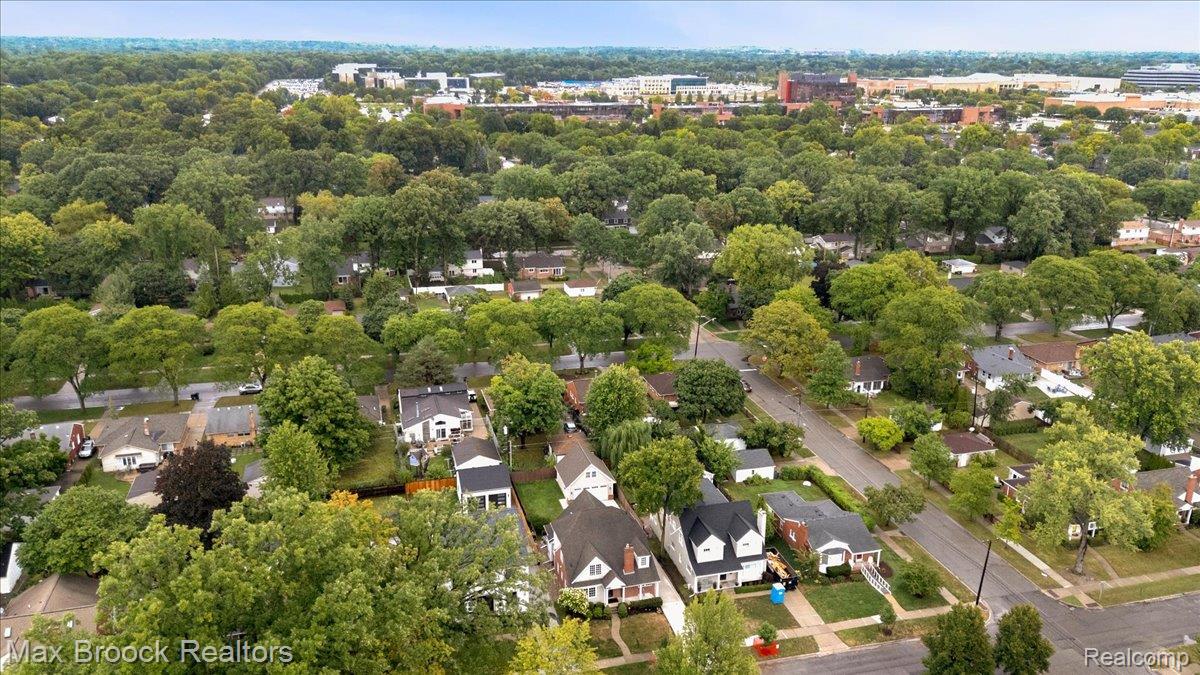 2253 Pembroke Road Birmingham, MI 48009 - Photo 50 of 56 Additional content