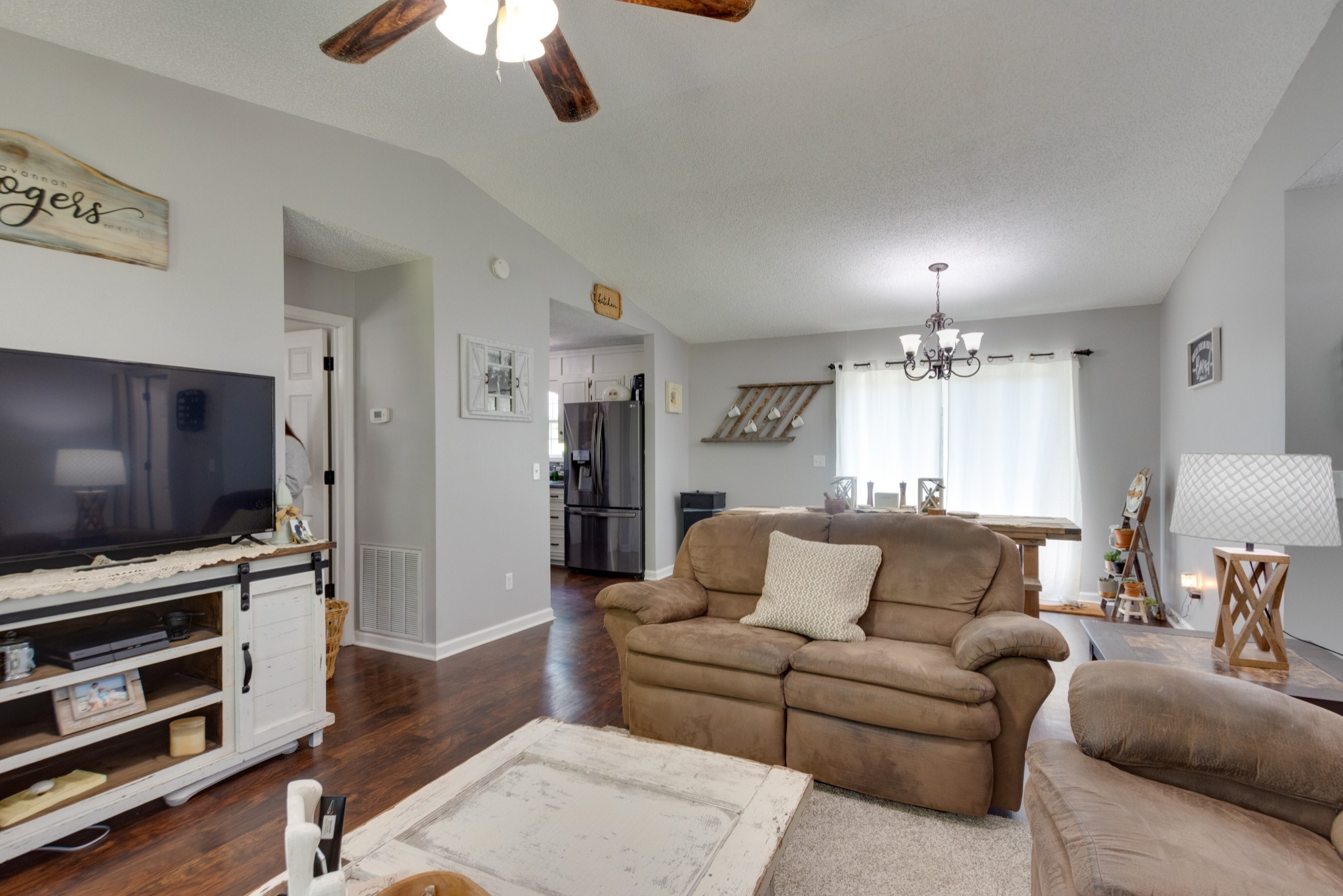 1345 Shores Road Goodspring, TN 38460 - Photo 5 of 21 a living room with furniture and a flat screen tv
