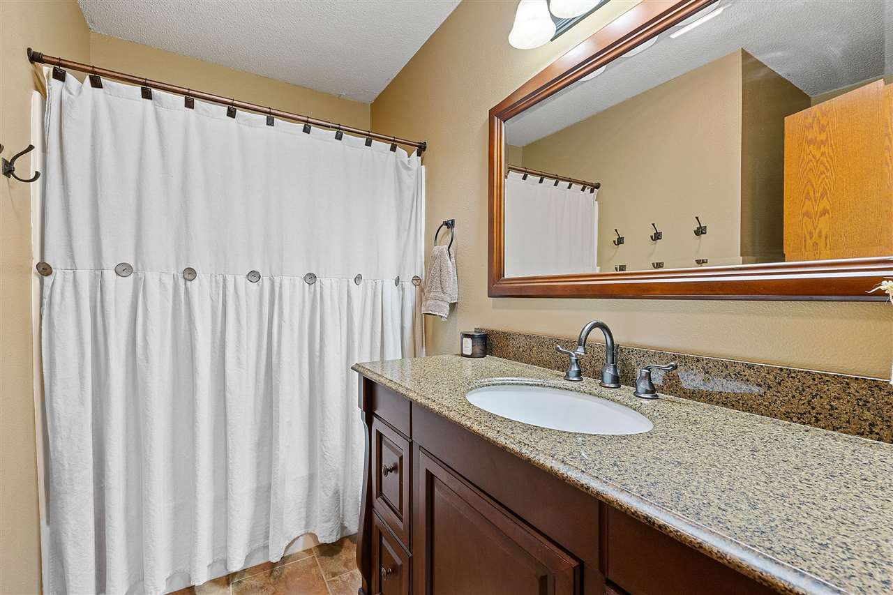 1915 Highland Road Ely, IA 52227 - Photo 17 of 34 Gallery Image 17