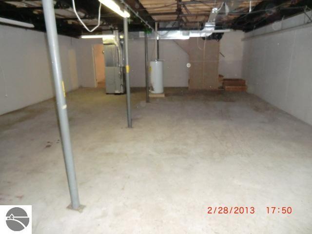3820 Supply Road Traverse City, MI 49696 - Photo 15 of 25 1742696-14.JPG