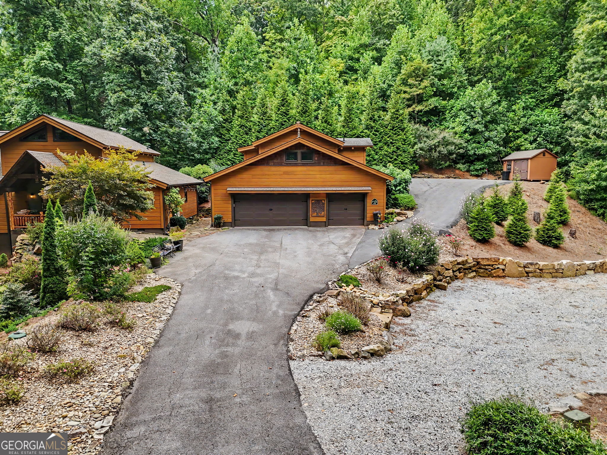 557 Fox Trot Road Clayton, GA 30525 - Photo 4 of 129 Gallery Image 4