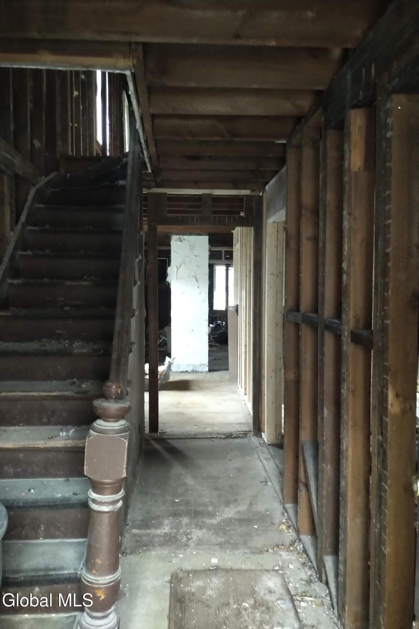 217 Spruce Street Albany, NY 12210 - Photo 2 of 11 Inside Image 2