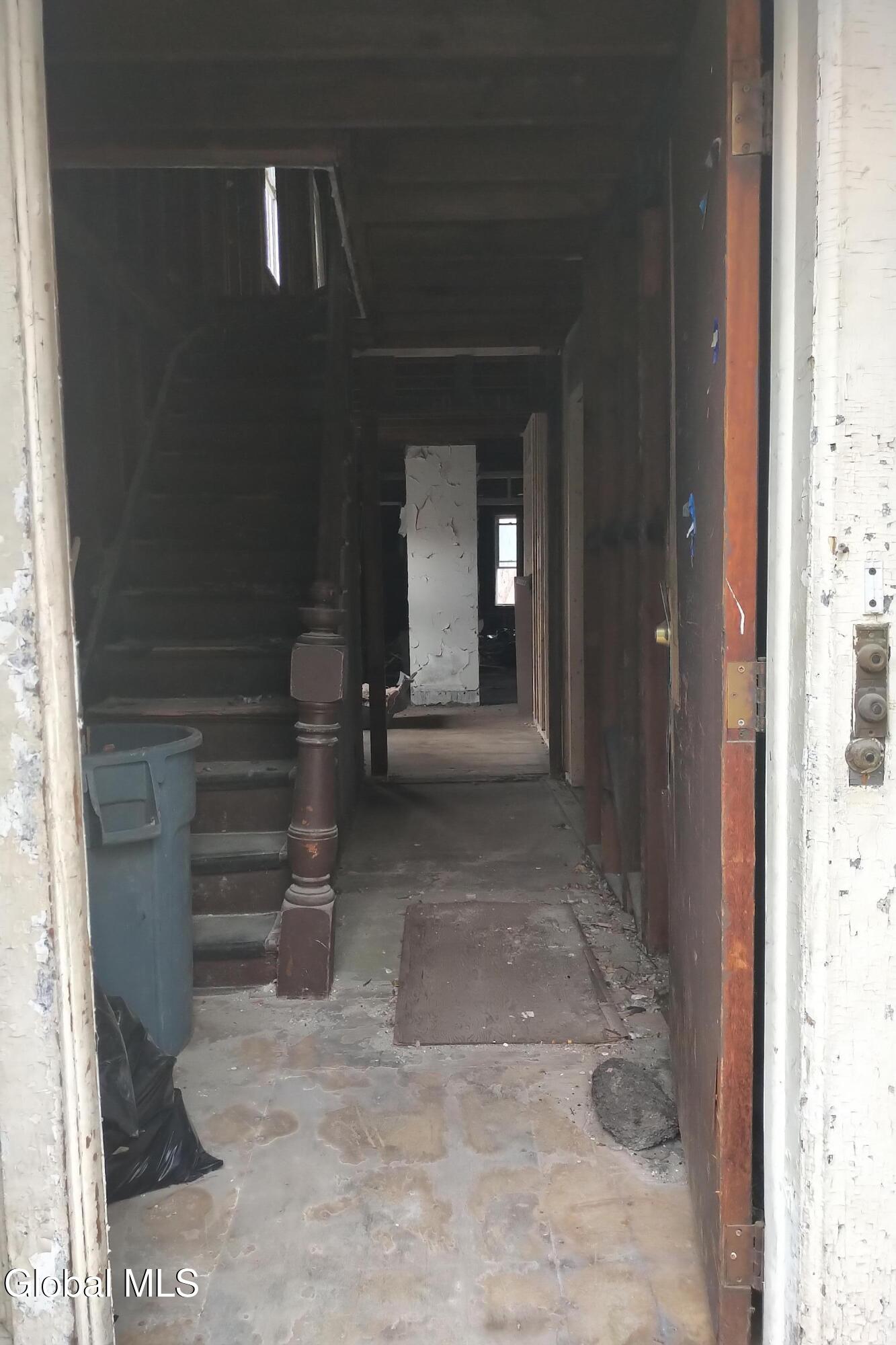 217 Spruce Street Albany, NY 12210 - Photo 4 of 11 Inside Image 4