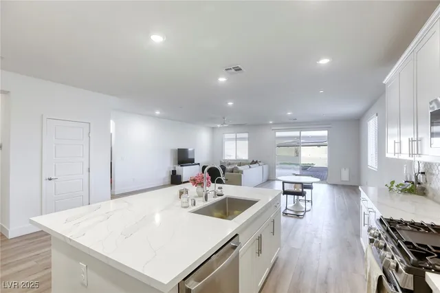 $785,000 | 6104 Avery Pointe Street, Las Vegas, NV 89166