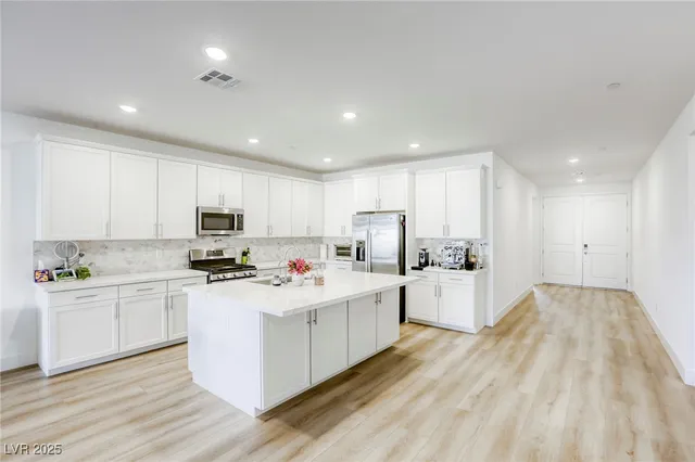$785,000 | 6104 Avery Pointe Street, Las Vegas, NV 89166