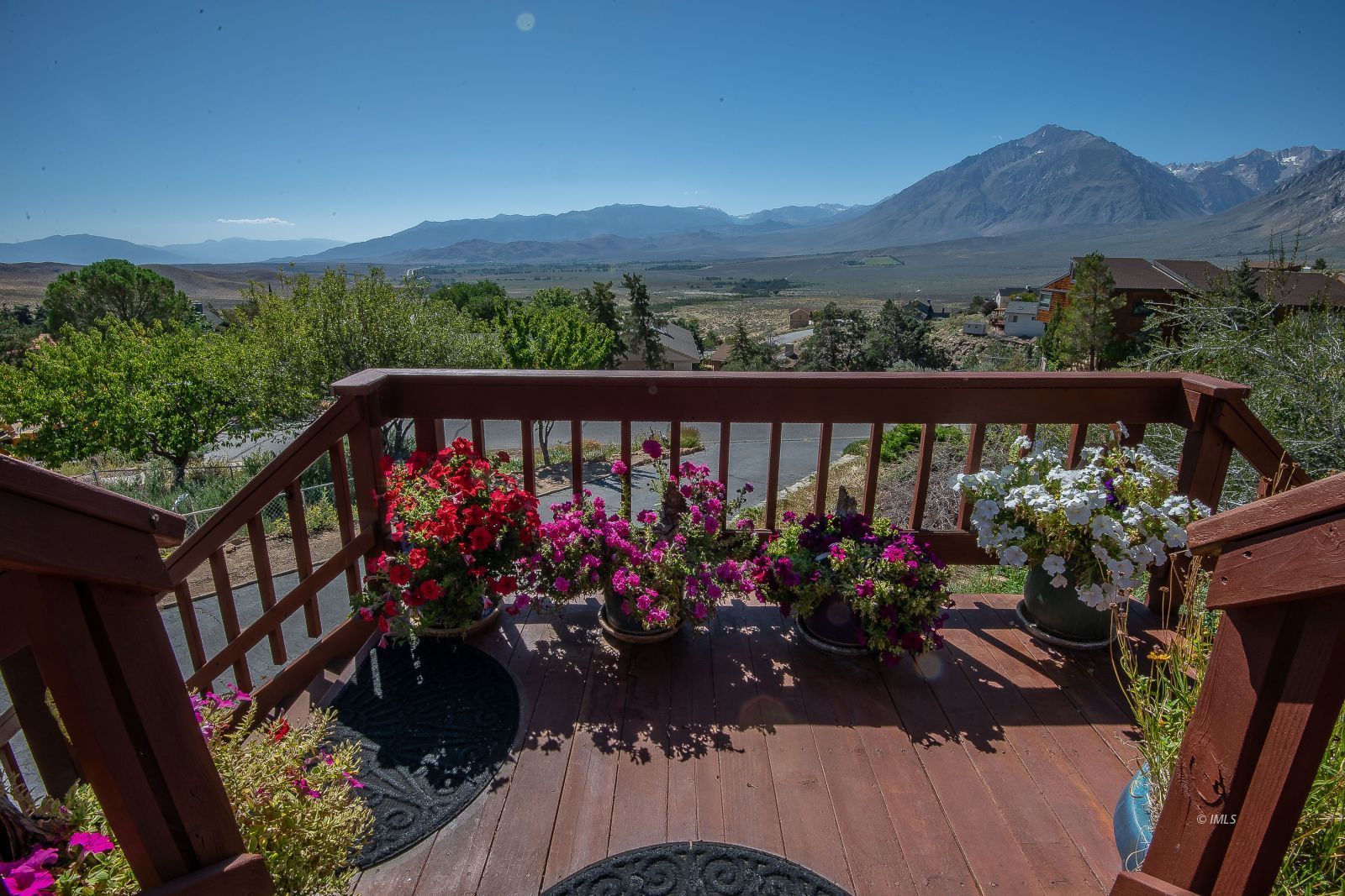 133 Summit Road Bishop, CA 93514 - Photo 21 of 21 Patio view
