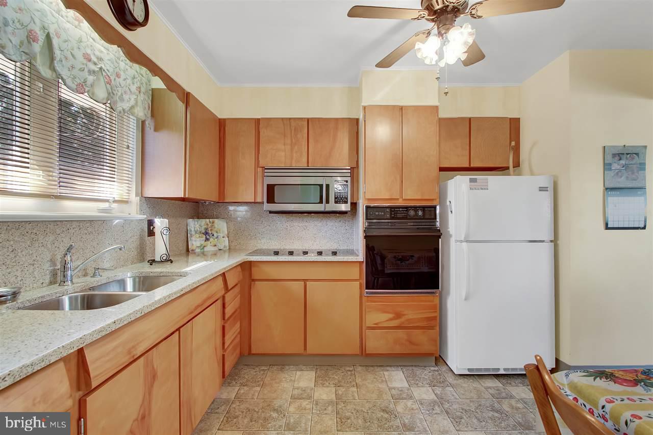 454 Green Spring Road York, PA 17403 - Photo 13 of 25